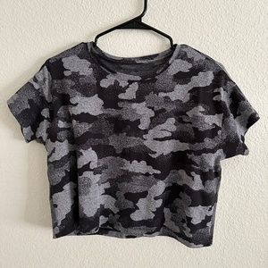 lululemon Cates cropped T shirt black/grey camo